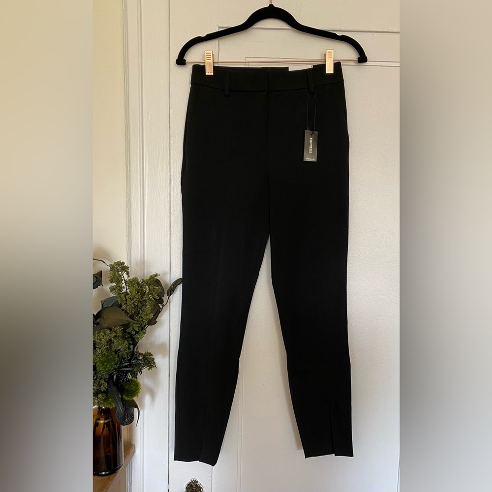 NWT. Express Cropped Skinny High Rise Stretchy Black Pants, Sz 2R